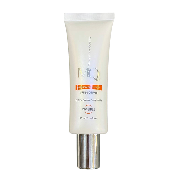 کرم ضد آفتاب بی‌رنگ ام کیو SPF 50 مناسب انواع پوست با محافظت بالا در برابر اشعه UVA و UVB و بافت سبک بدون ایجاد سفیدک